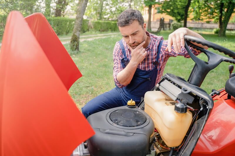 porucha-zahradniho-traktoru (2) (1)